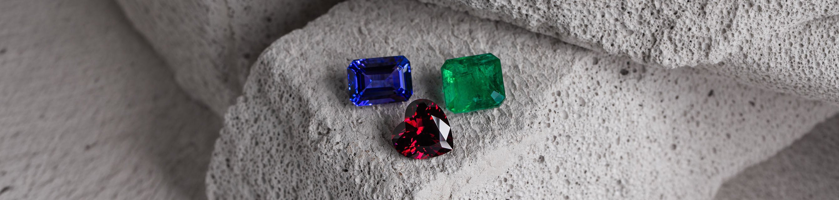 Natural Sapphires and Rubies: How Coloured Gemstone Resale Differs from Diamonds - Diamond Brothers