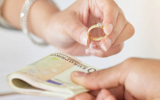 Selling Gold: Online Platforms vs Local Dealers - Diamond Brothers